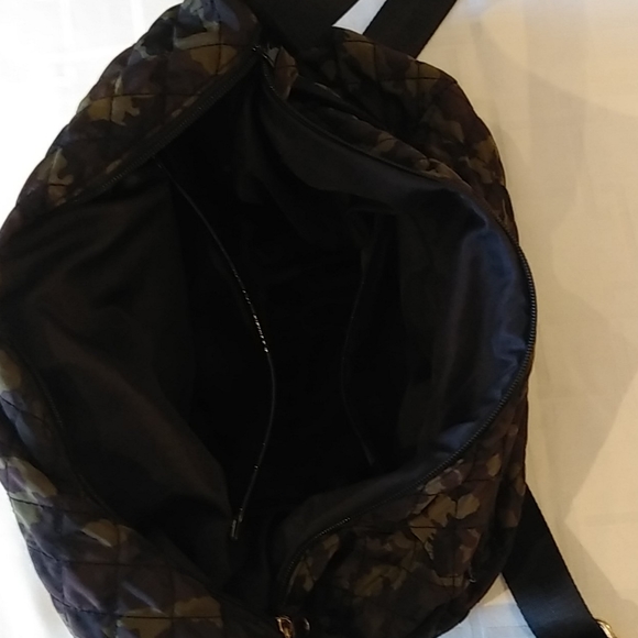 Camouflage Shoulder Bag - Picture 9 of 12